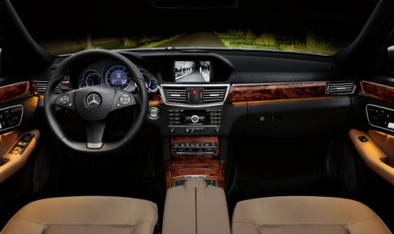 移动互联时代，梅德赛斯奔驰在华的营销策略存在什么问题？