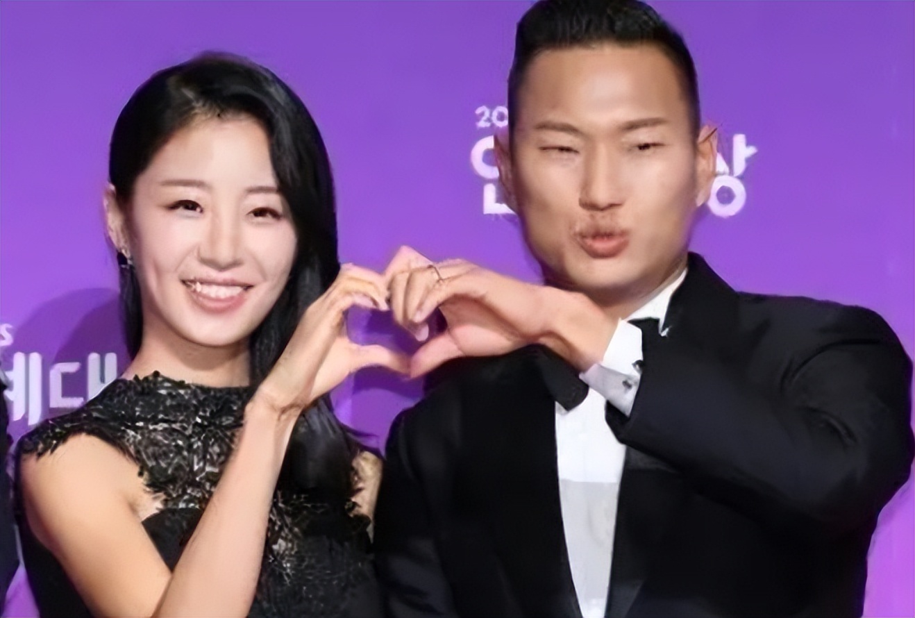 世界杯郑大世落泪,郑大世在南非世界杯上的一哭成名