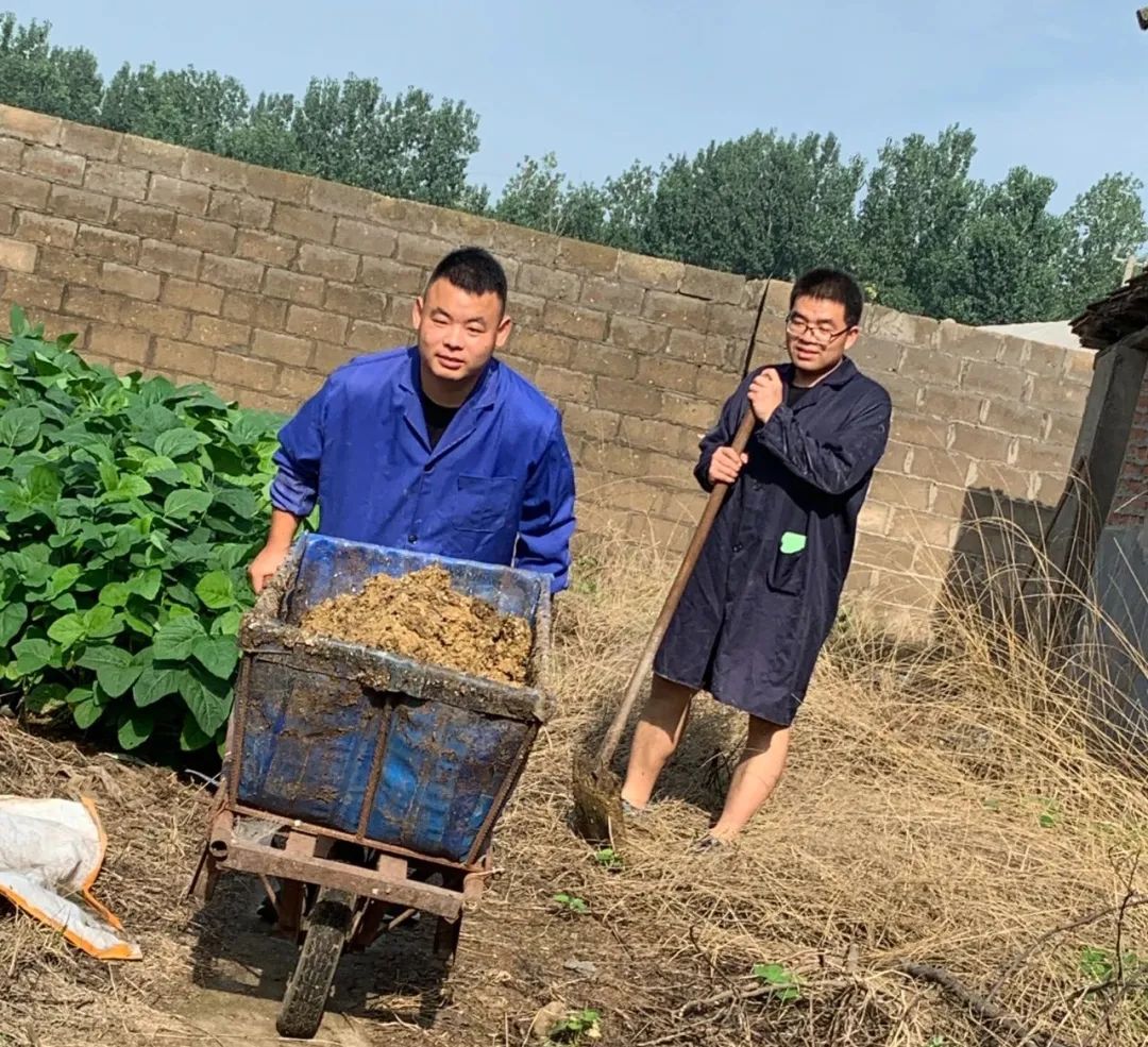 00后小伙辞职创业卖农产品,辞职回老家创业卖土特产