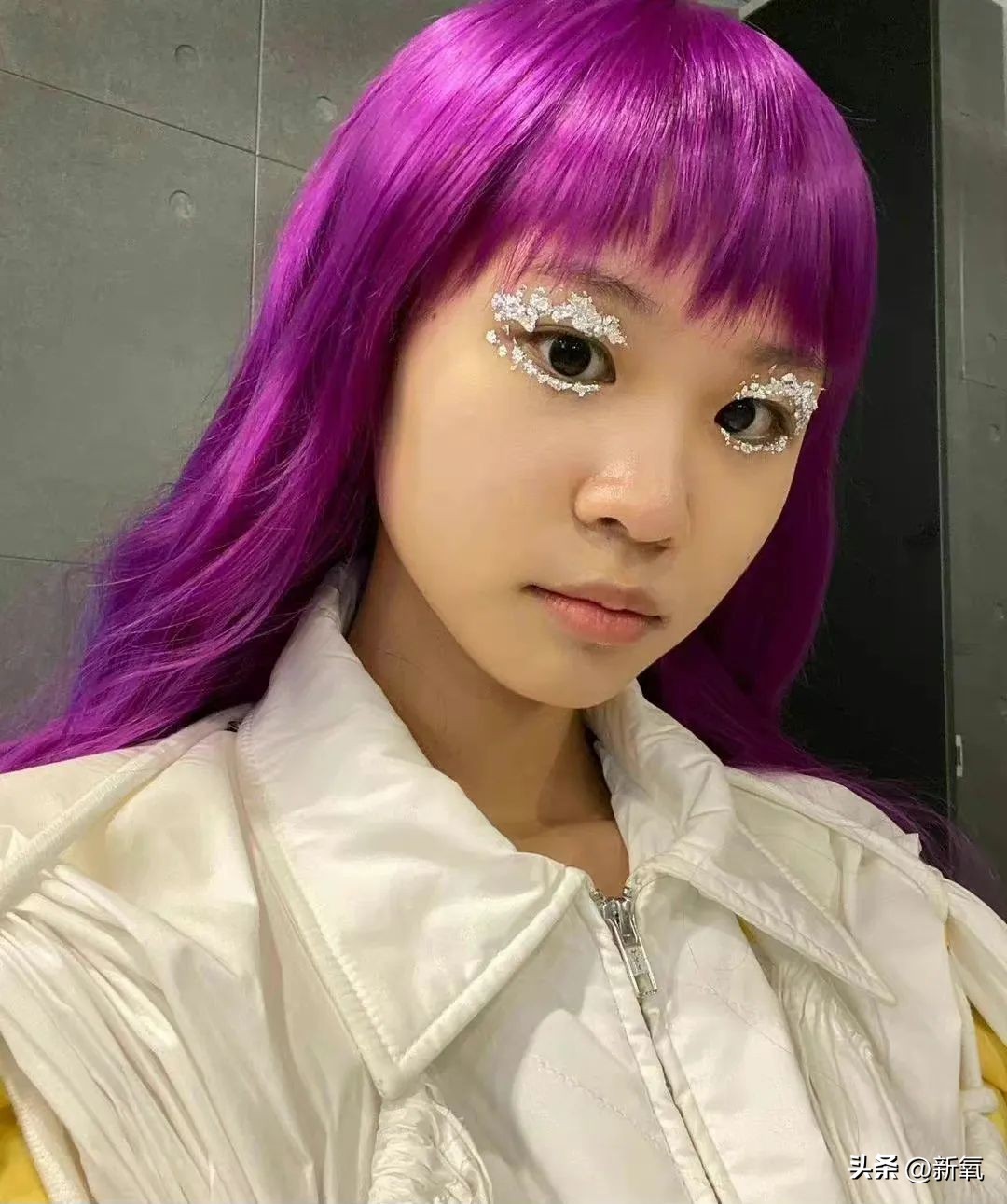 这是照着Jennie找的同款脸？怎么就被SM给打造成非主流小魔仙了？