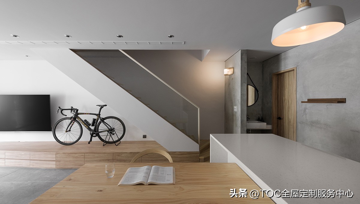 40年沿街旧屋改造，勾勒简静温润的亲子时光