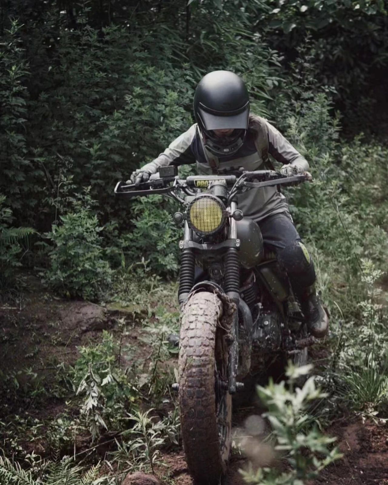 轻骑铃木250cc摩托车,推荐有性能又好看的复古车