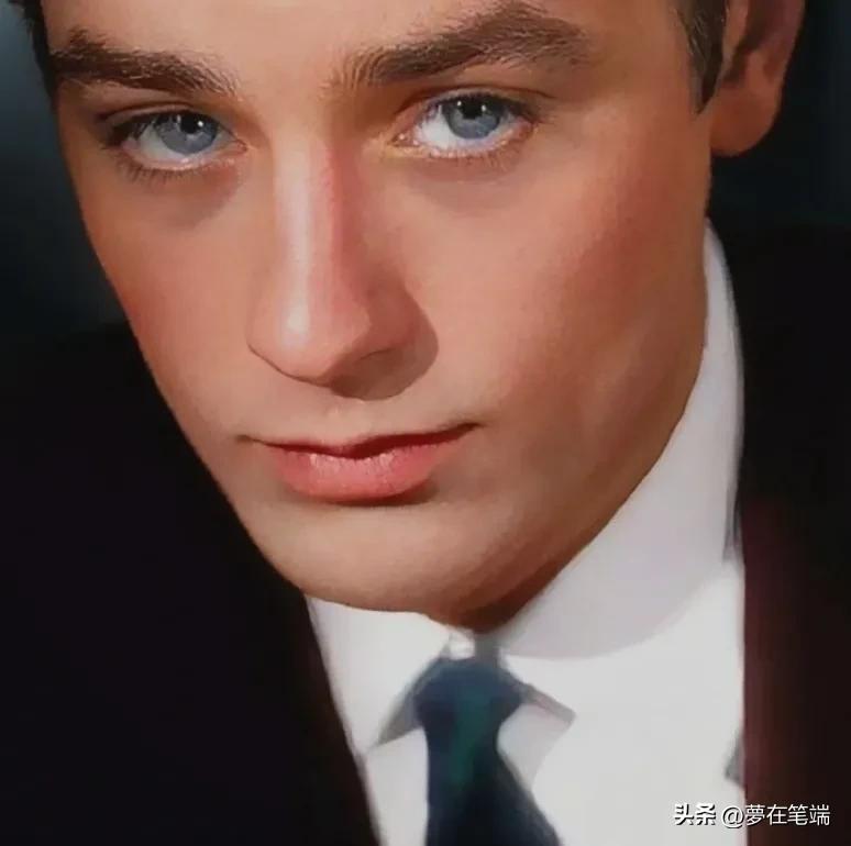 阿兰德龙和莫妮卡贝鲁奇广告,阿兰德龙和莫妮卡贝鲁奇什么关系