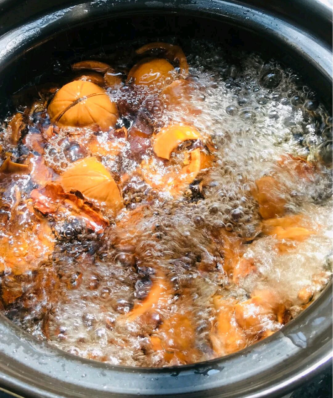 每天2个核桃跟2个鸡蛋哪个更营养,秋天核桃煮鸡蛋有什么功效