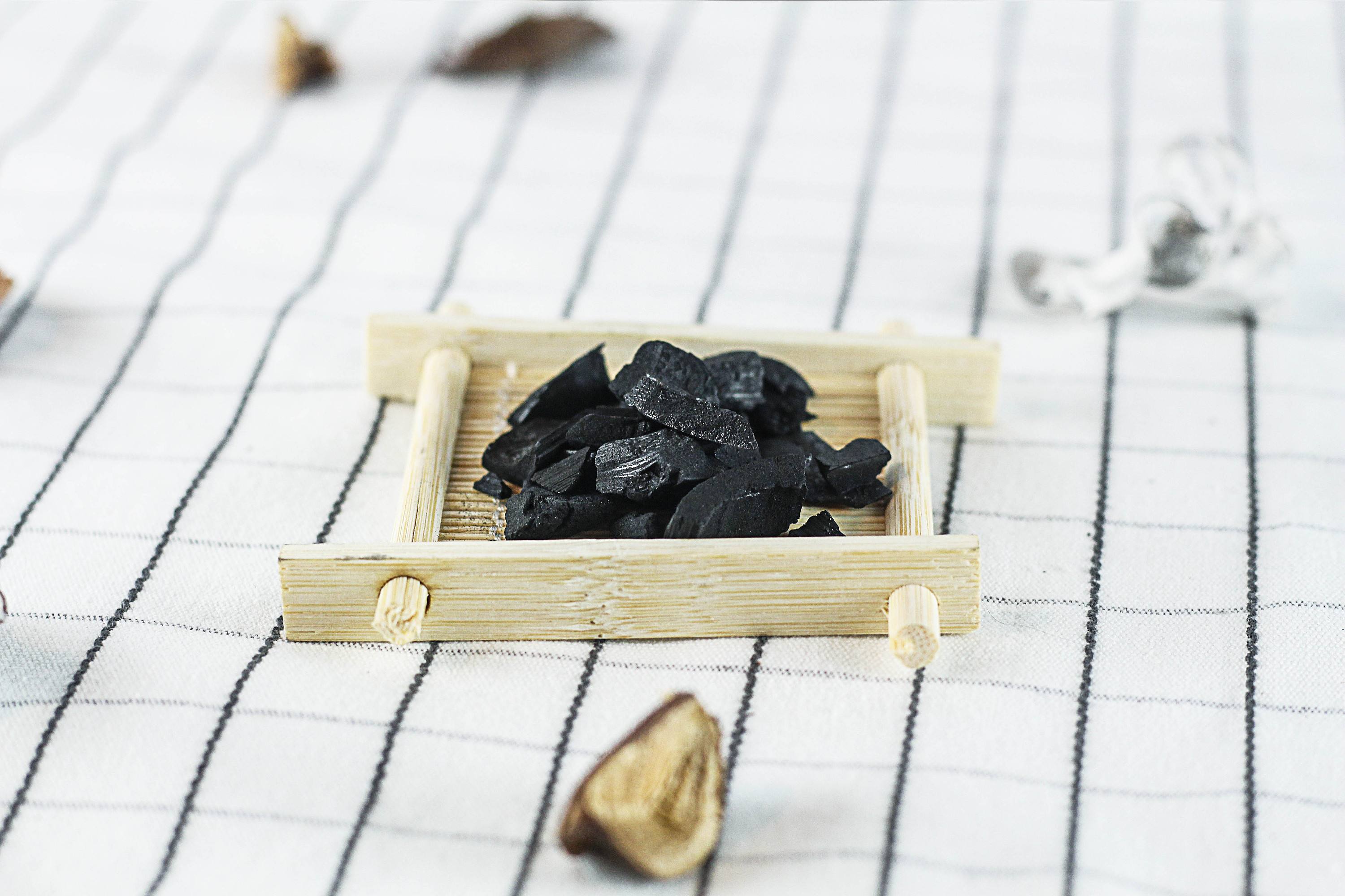 竹炭印花技术：利用多孔结构吸附作用，达到对棉织物的除臭效果