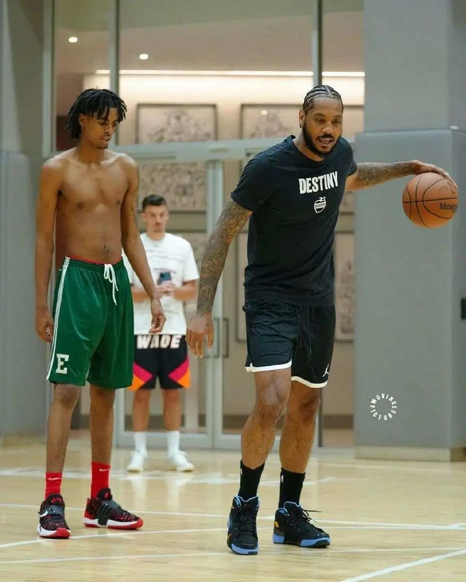 甜瓜安东尼签名鞋,安东尼生涯最高分穿的球鞋