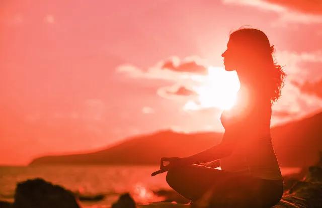 双盘坐对身体有害吗,双盘坐的危害