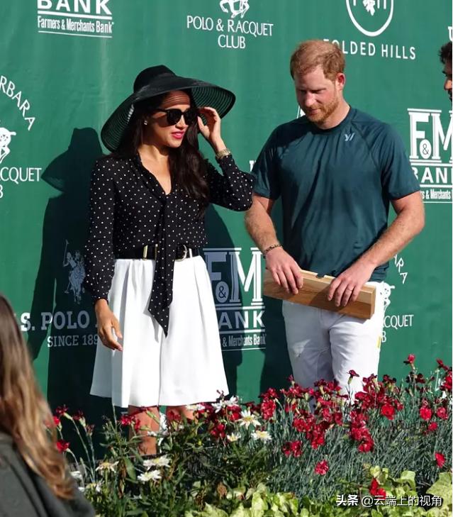 不分场合秀恩爱招人厌，网友劝哈里王子：醒醒吧，这根本不是爱情