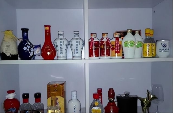 70后广东老板晒藏酒，竟因便宜引“群嘲”，行家：人家才是真识货