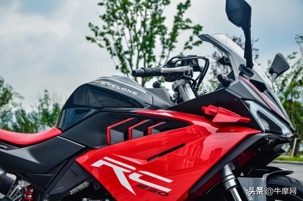 入门仿赛推荐1-2万双缸,赛科龙rc250仿赛震动大吗