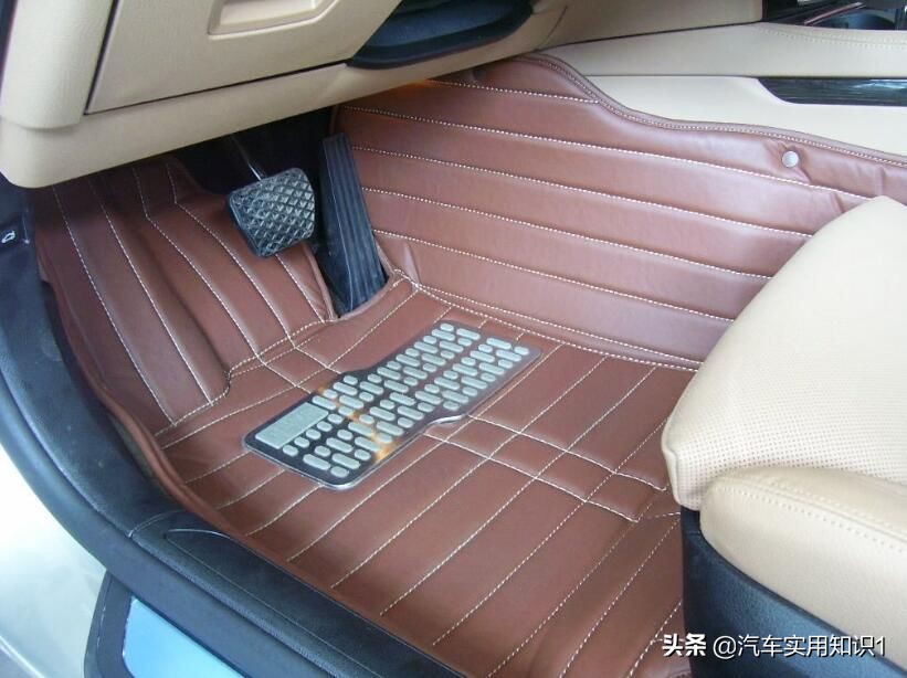 汽车脚垫xpe和pvc哪个材质好,汽车脚垫选购指南哪种材质最适合