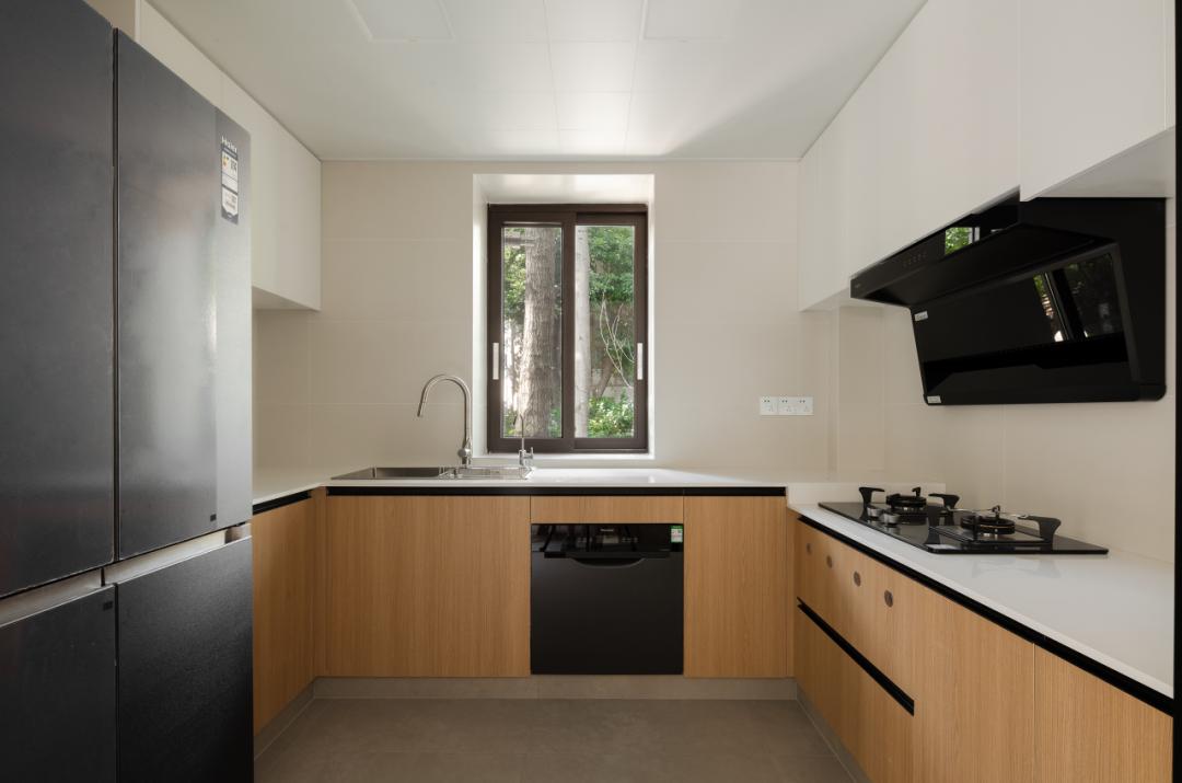 264㎡原木别墅丨满墙大书柜丨让自然的风带来家的宁静