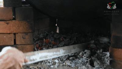 喜爱甜品的刨冰店老板，要把舌尖上的快乐传递给远方的乡村孩子