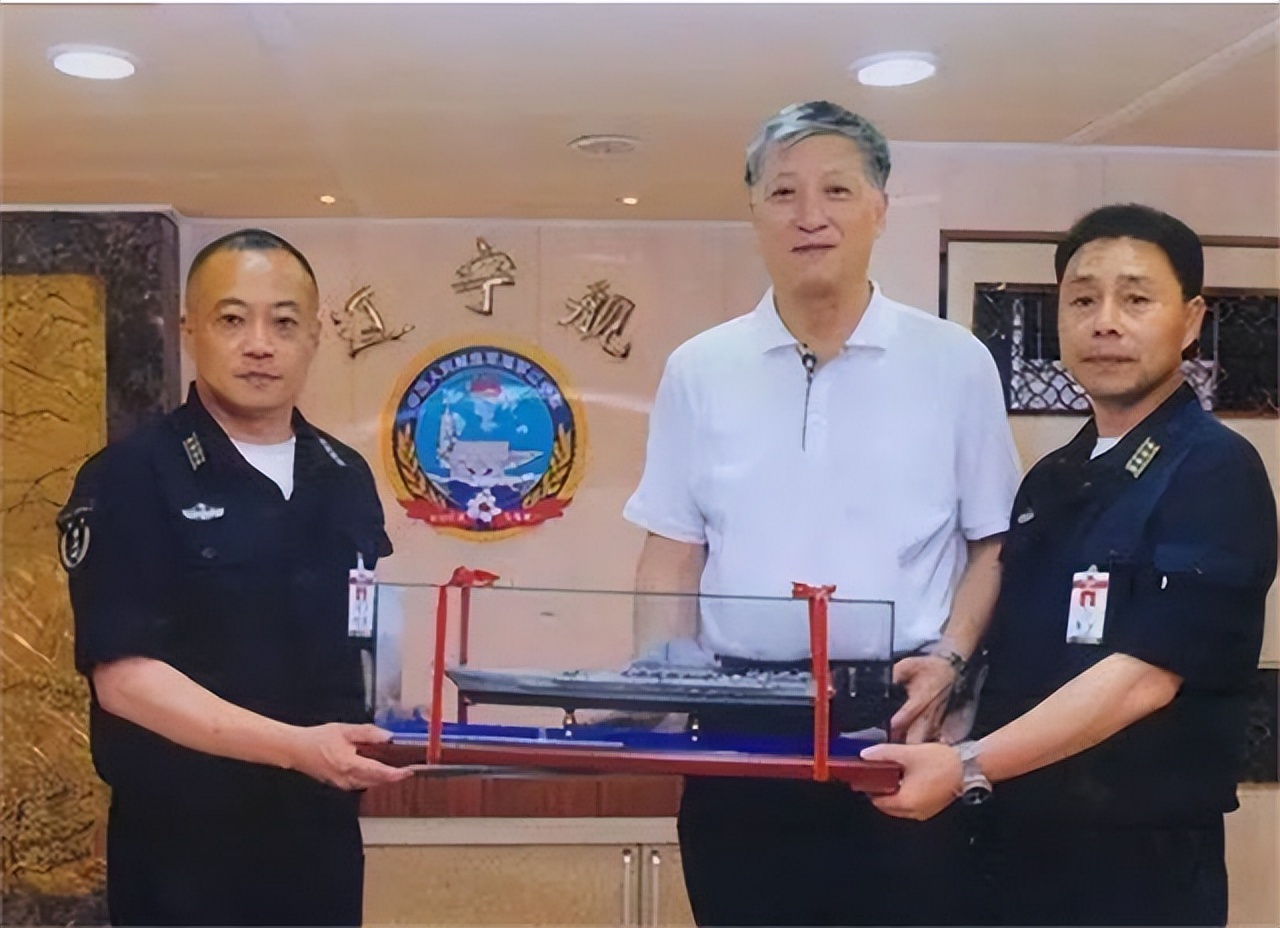 瓦良格号为什么交付辽宁号,中国瓦良格号内部图