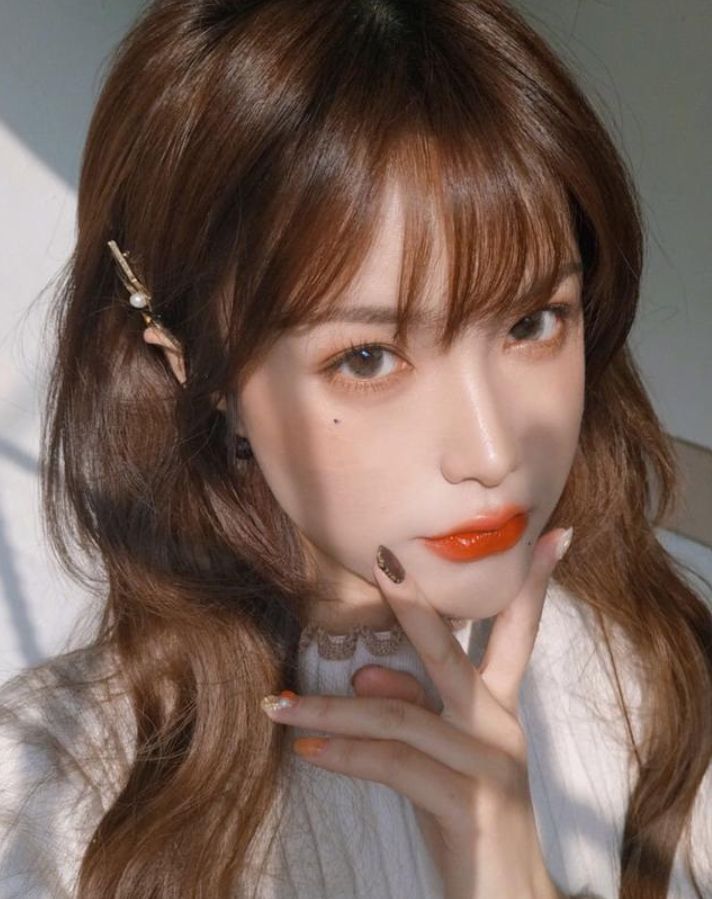 黄棕头发再染什么颜色能压住黄发,发色选择衬托肤色的棕发