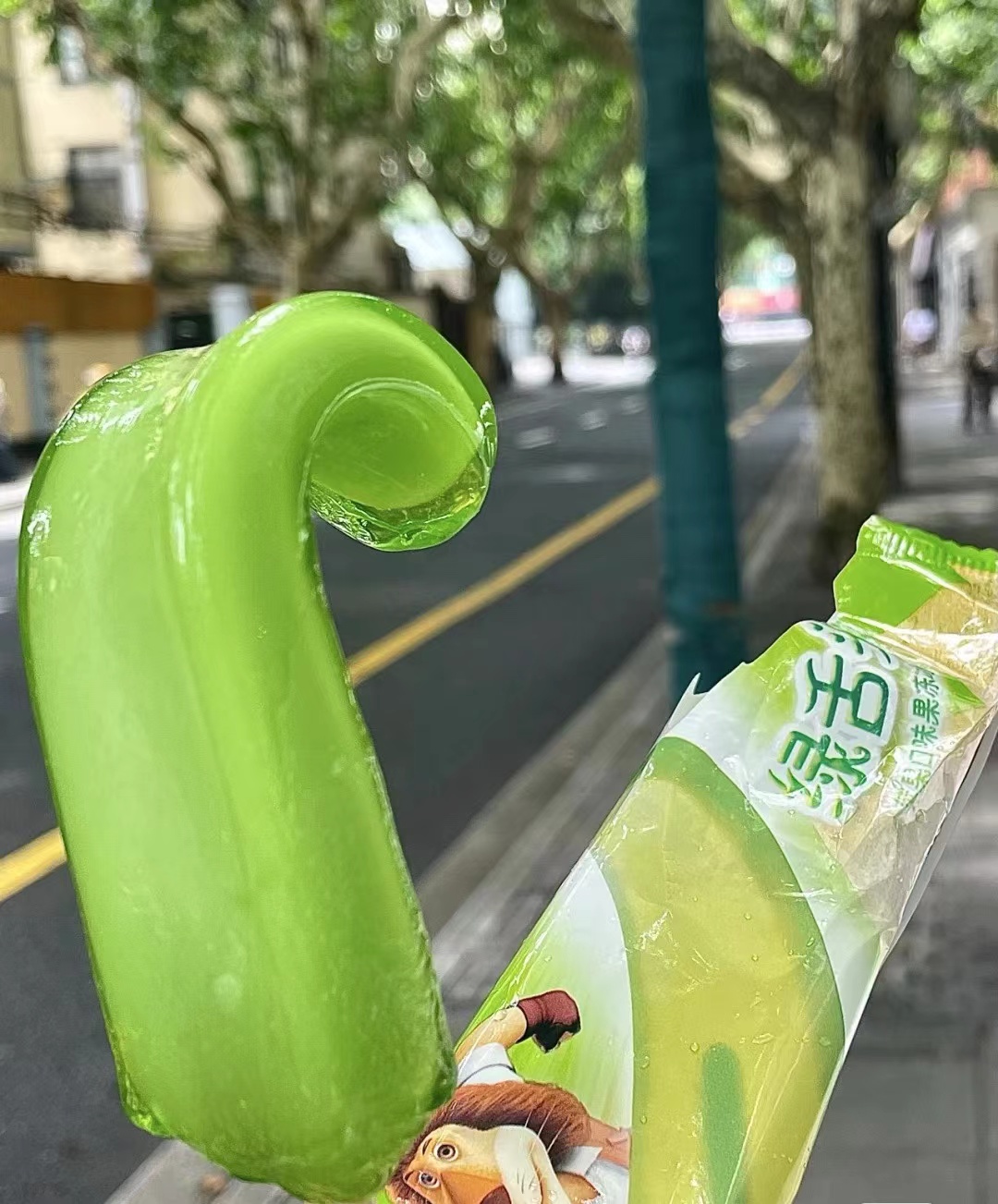 小时候形似足球的冰淇淋,小时候有吃过这些冰淇淋吗