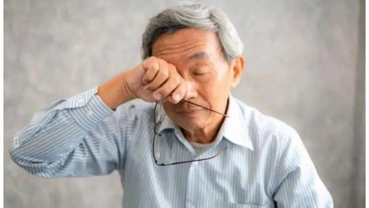 老年人睡不着脑供血不足怎么回事,老年人患有脑供血不足可以针灸吗