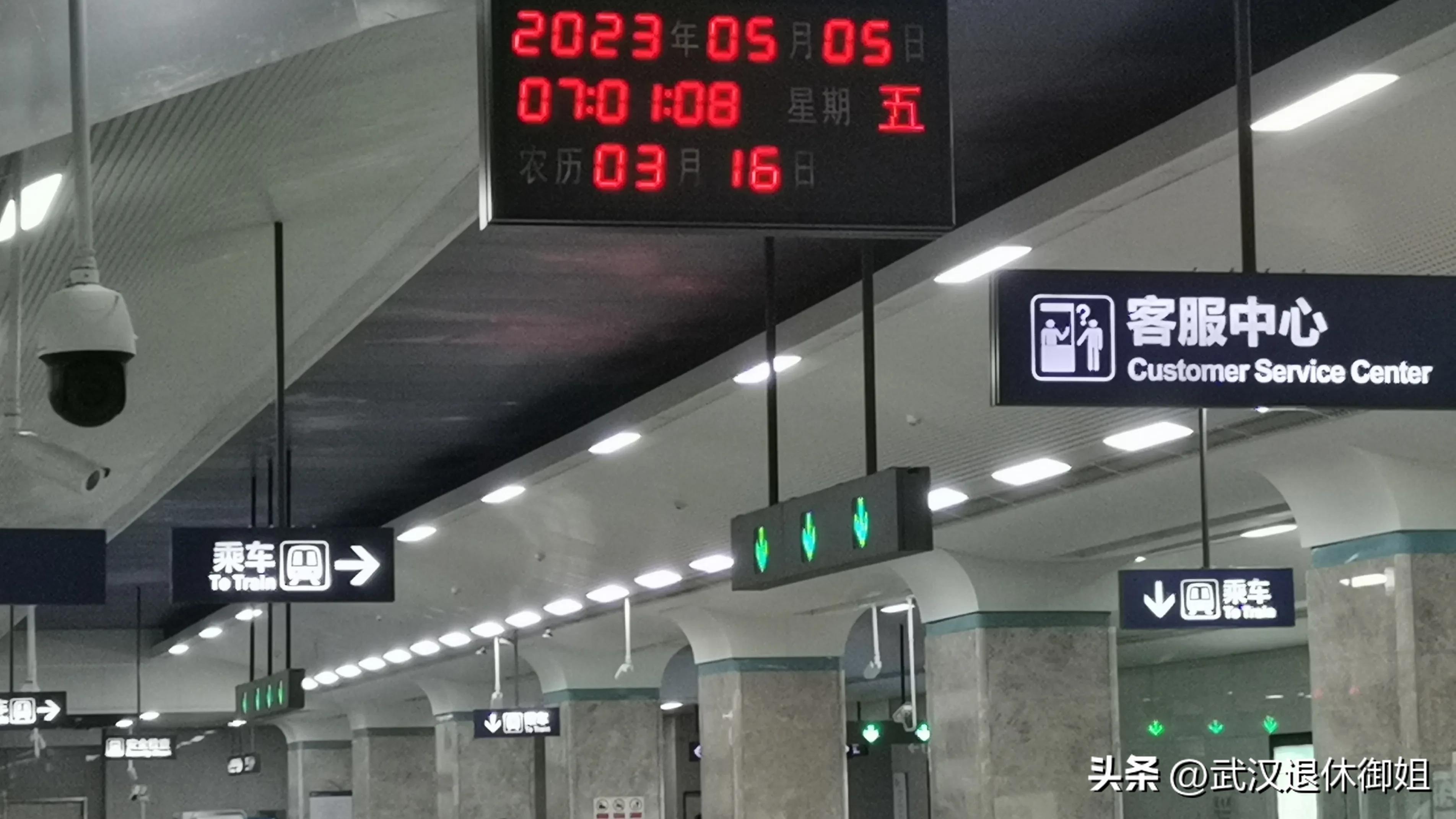 老人10元游玩领鸡蛋,满60岁的老人免费领鸡蛋