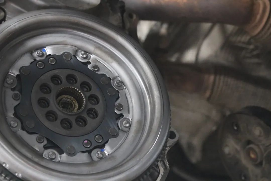 r36翻新改造全过程,大众r36这么老的车怎么还卖这么贵