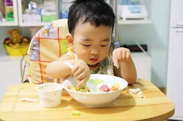 小孩子咀嚼能力差有什么影响,一周半的孩子咀嚼能力差怎么补救