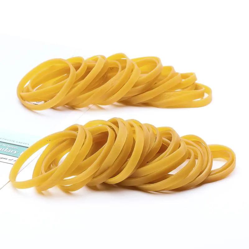 皮筯的玩法多种多样，胜利者挂在腰者*威示**，大阿姨从不徇私多给我