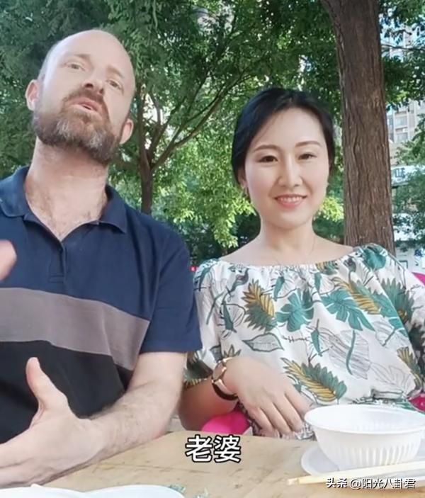 五位在华发展的美国男星,说各地方言娶中国妻子,父母以他们为荣