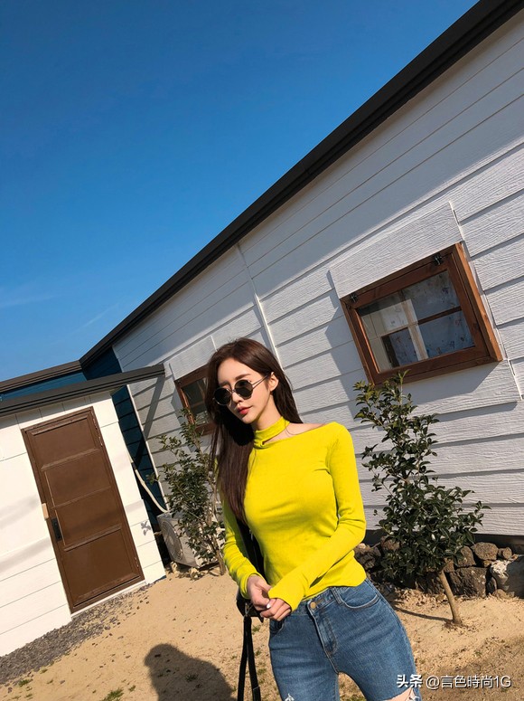 孙允珠黄棕色长裙,孙允珠奶油色裙子