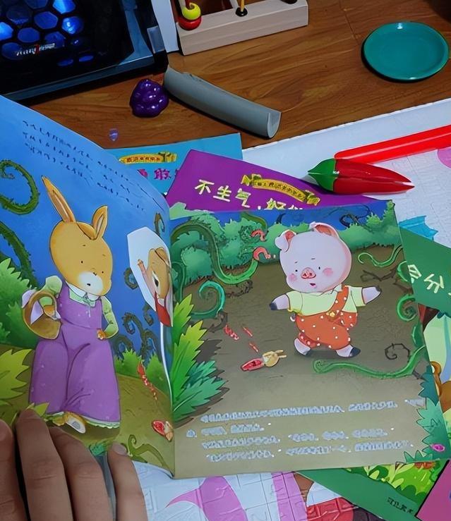 2岁宝宝哭闹一招搞定,宝宝2岁不到脾气倔强怎么办