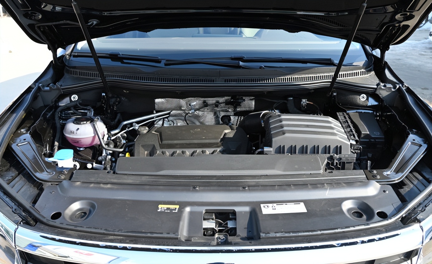 大众威然pk别克gl8谁更能装,大众威然和别克gl8谁更安全