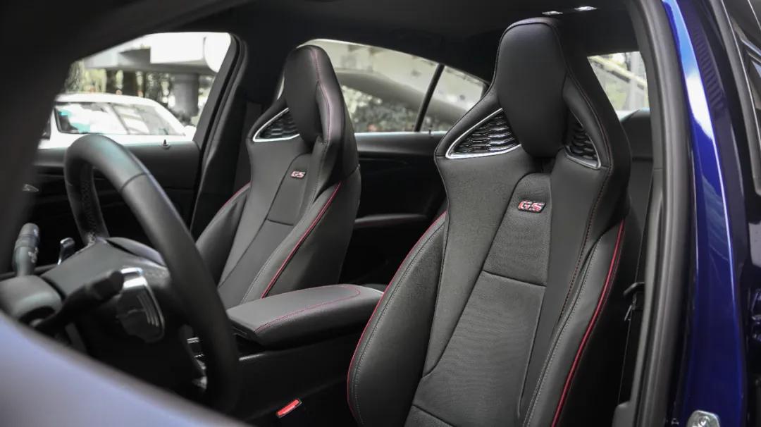 别克君威gs买精英还是尊贵,别克君威gs值不值得买