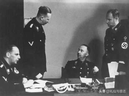 二战中的*党**卫军到底是干啥的