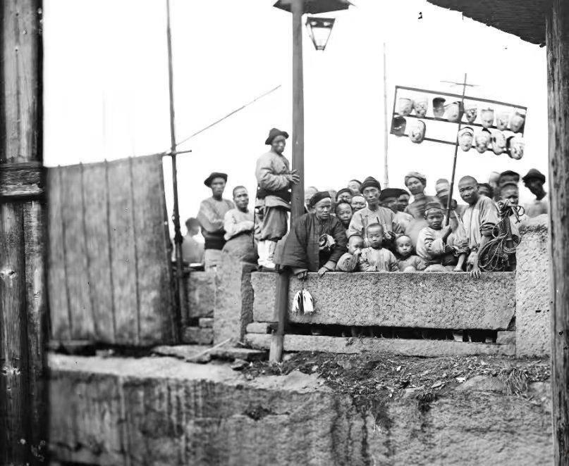 鏃ュ啗渚靛崕鍏借,鏃ユ湰渚靛崕鍏借鐓х墖