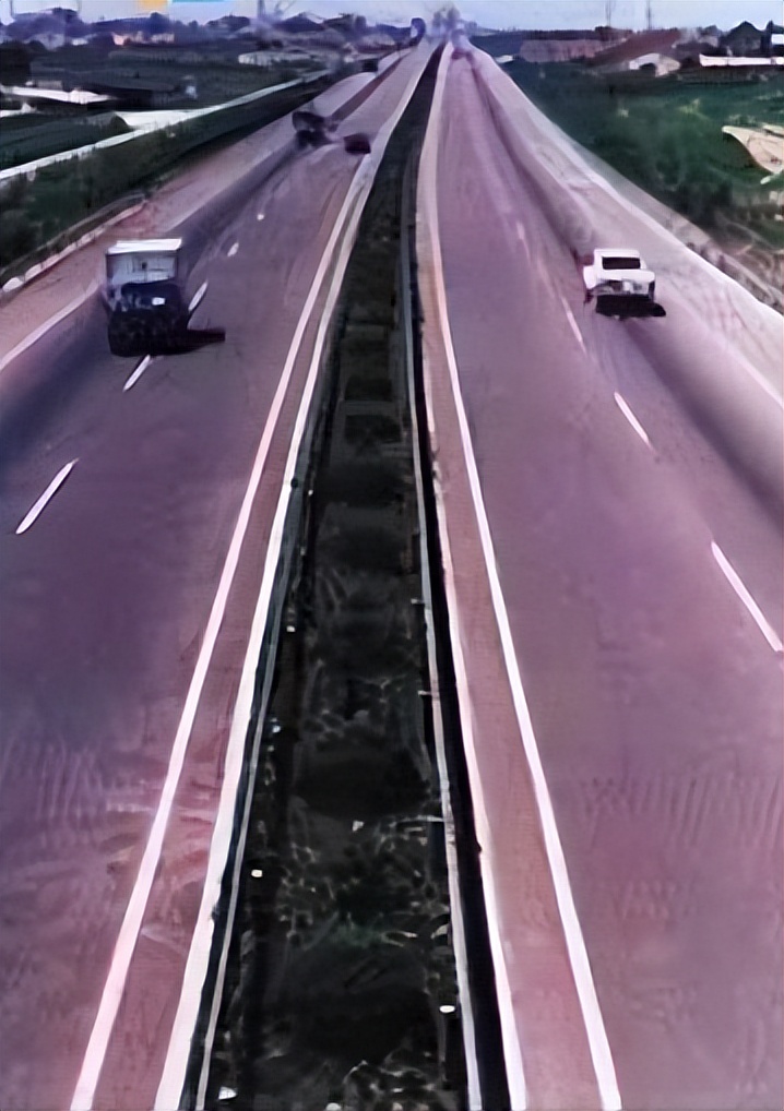 历史上的今天11月10日,历史上的10月31号