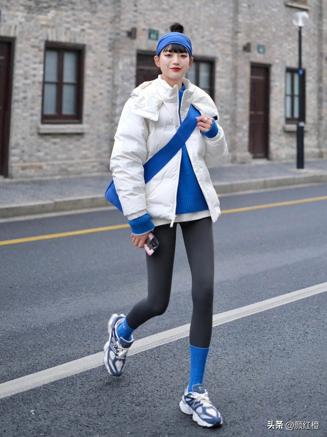 鲨鱼裤搭配长款羽绒服视频,羽绒服鲨鱼裤绝美冬天就该这么穿