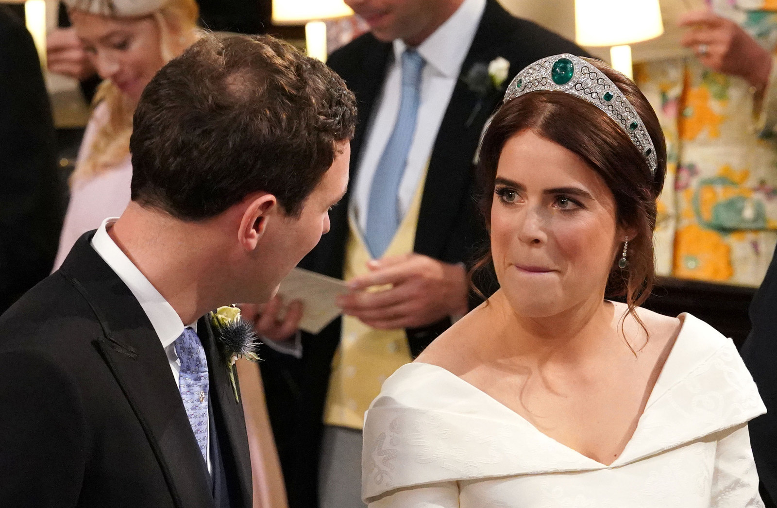 英国王室梅根凯特的差距,英国王妃凯特蓝宝石