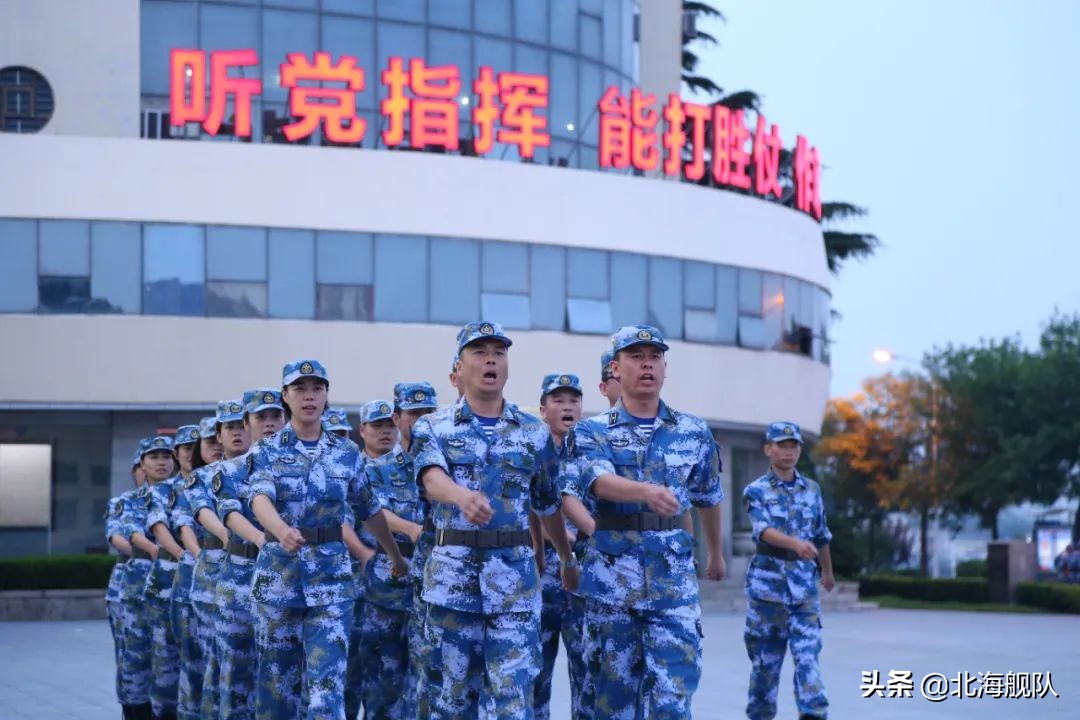 用真心暖兵心军营里的暖心事,以情带兵暖兵心