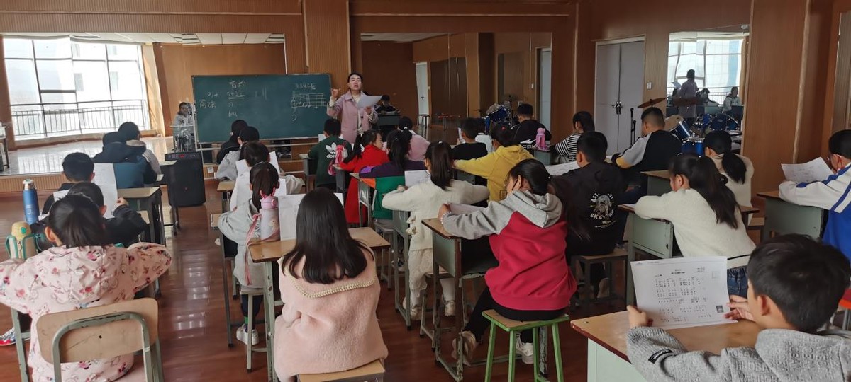 开课啦！浮山县教育体育局校外活动站声乐、美术公益兴趣班开班