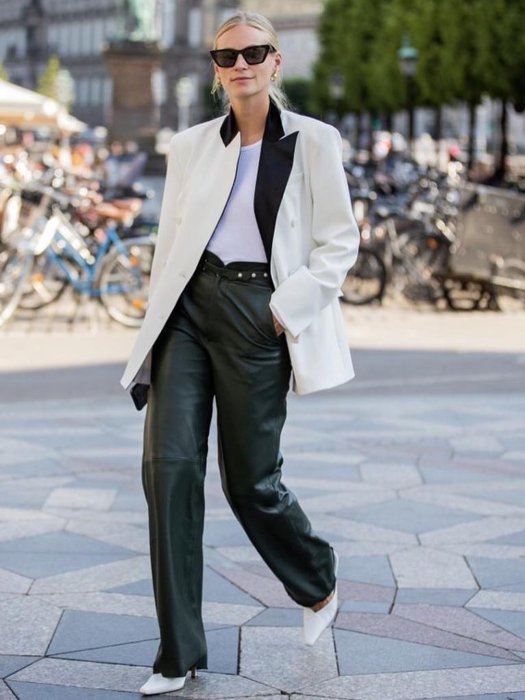 白色西装怎么穿出很飒的感觉,秋冬款米白西装怎么搭配高级感