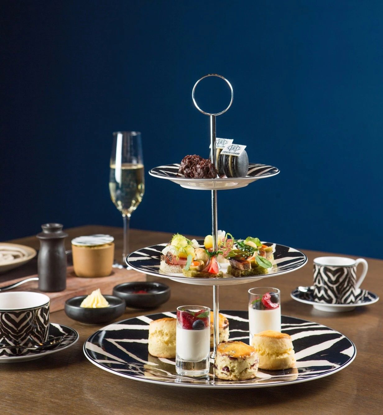 文圣茶说丨北京瑜舍携手RobertoCavalli推出独家下午茶