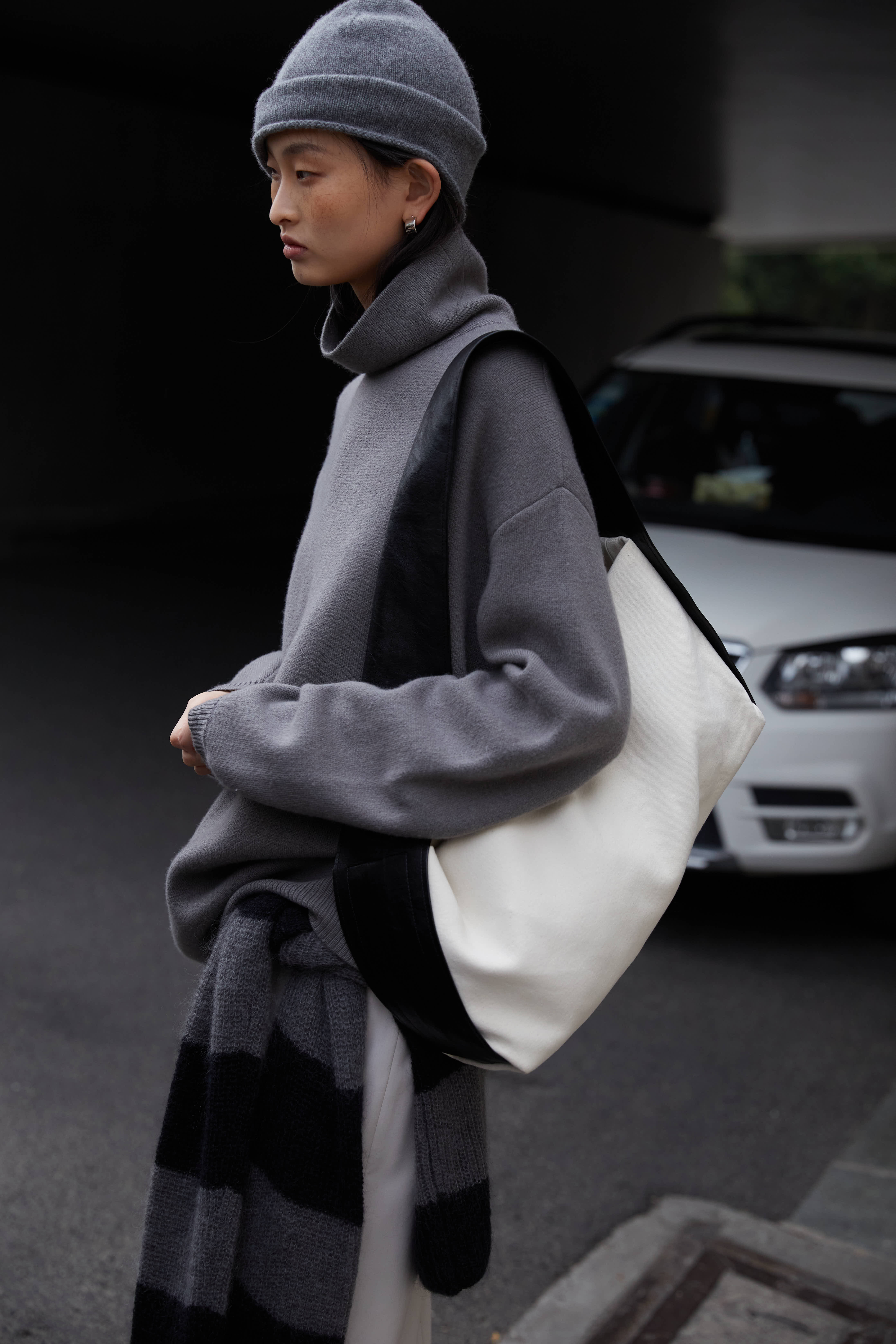 给大家推荐好看又显瘦的毛衣,超火过新年拜年红色毛衣情侣款