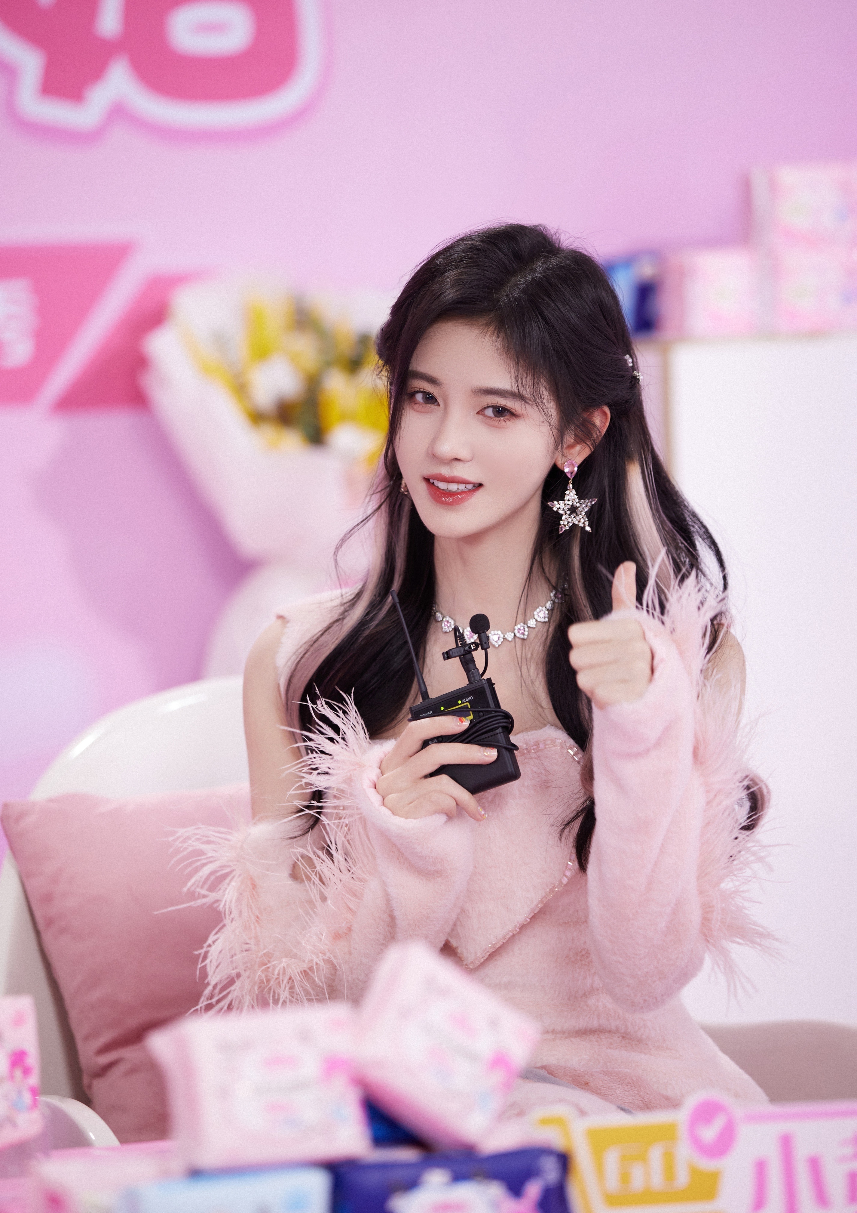 鞠婧祎身高165,身高159鞠婧祎