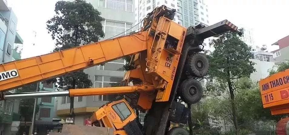 违章指挥造成重大事故怎么判刑,违章指挥造成1人死亡负什么责任