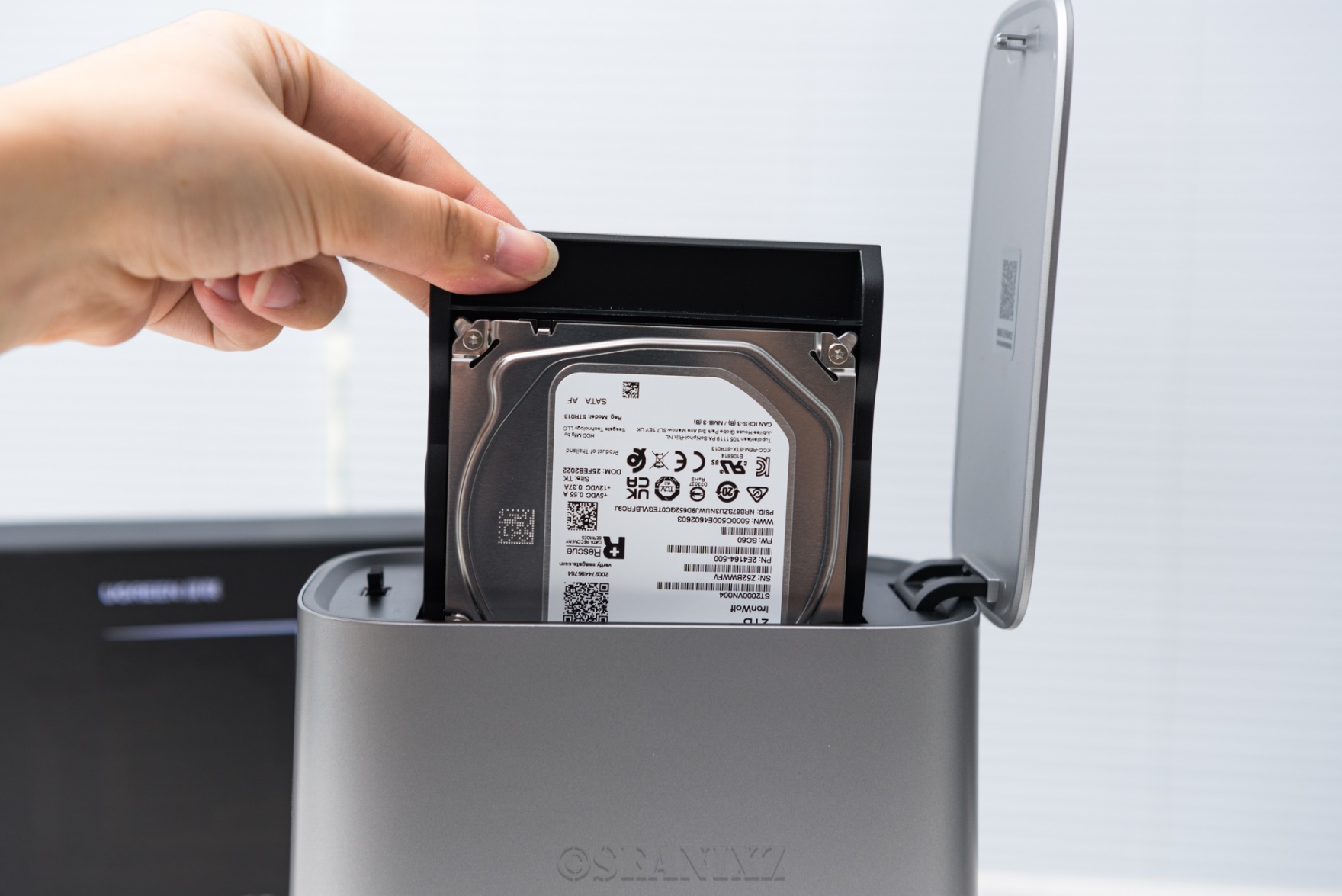 绿联dh2600nas私有云介绍,绿联的dh2100e和dh2600有什么区别