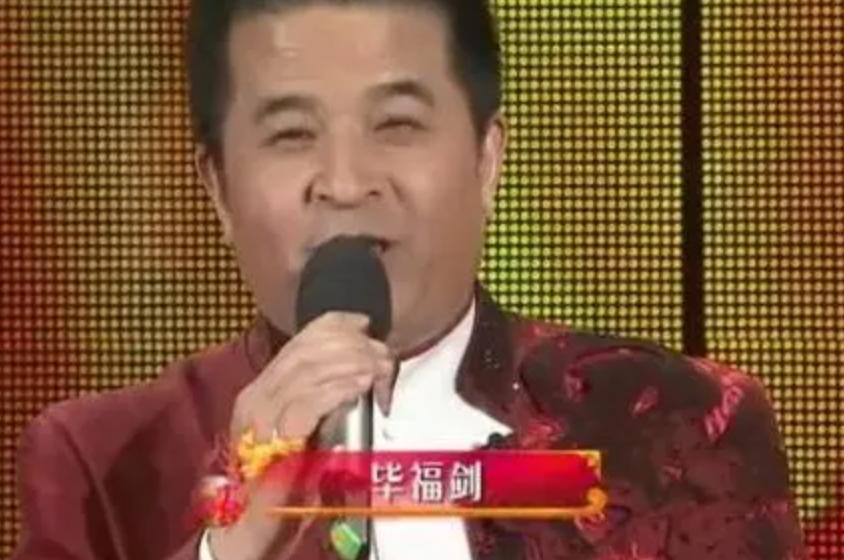 从央视名嘴到无名大爷,从无名到高朋满座郭德纲