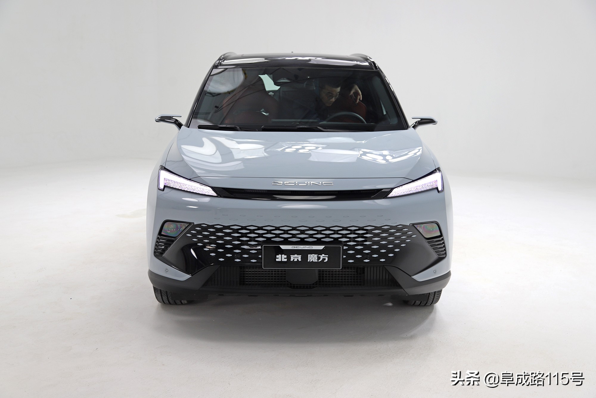 电子后视镜、鸿蒙OS车机这台叫魔方的北京特产有秘密