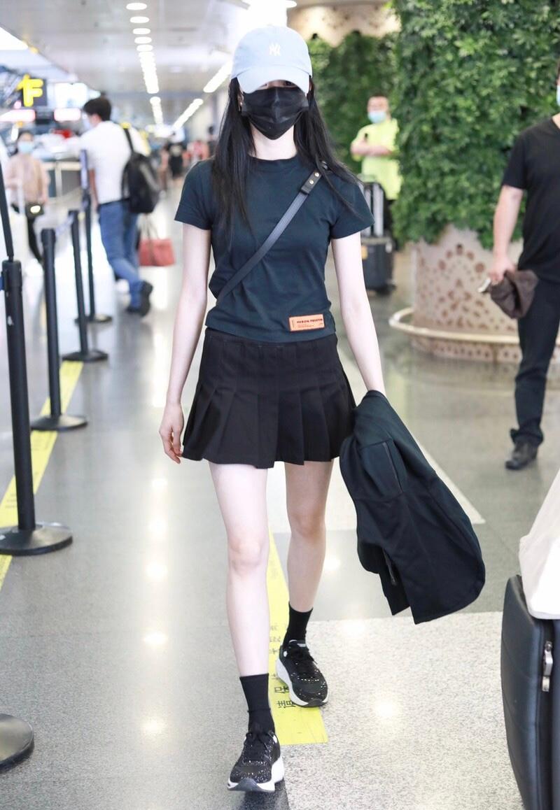 棒球帽真的是很显青春活力的,棒球帽戴上之后超级减龄真不错