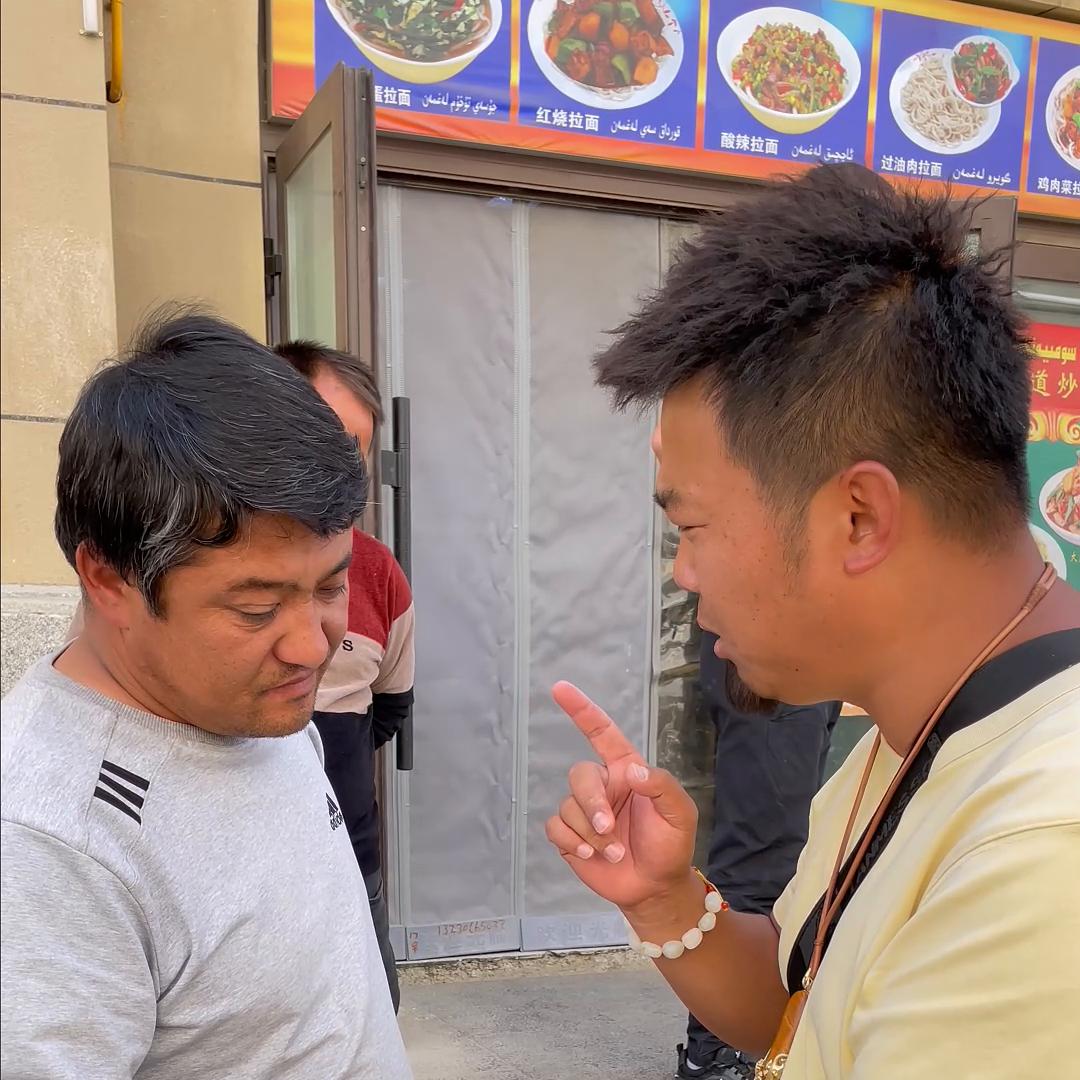 飞花水墨，素丹青，沁泠红润，妆如霞。#和田玉