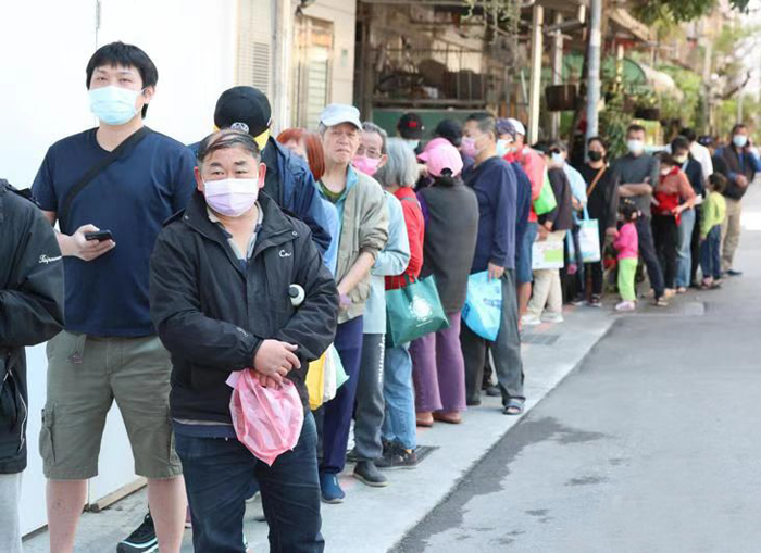 台湾人真的吃不起鸡蛋了，台军士兵因为伙食太差，向大陆求助