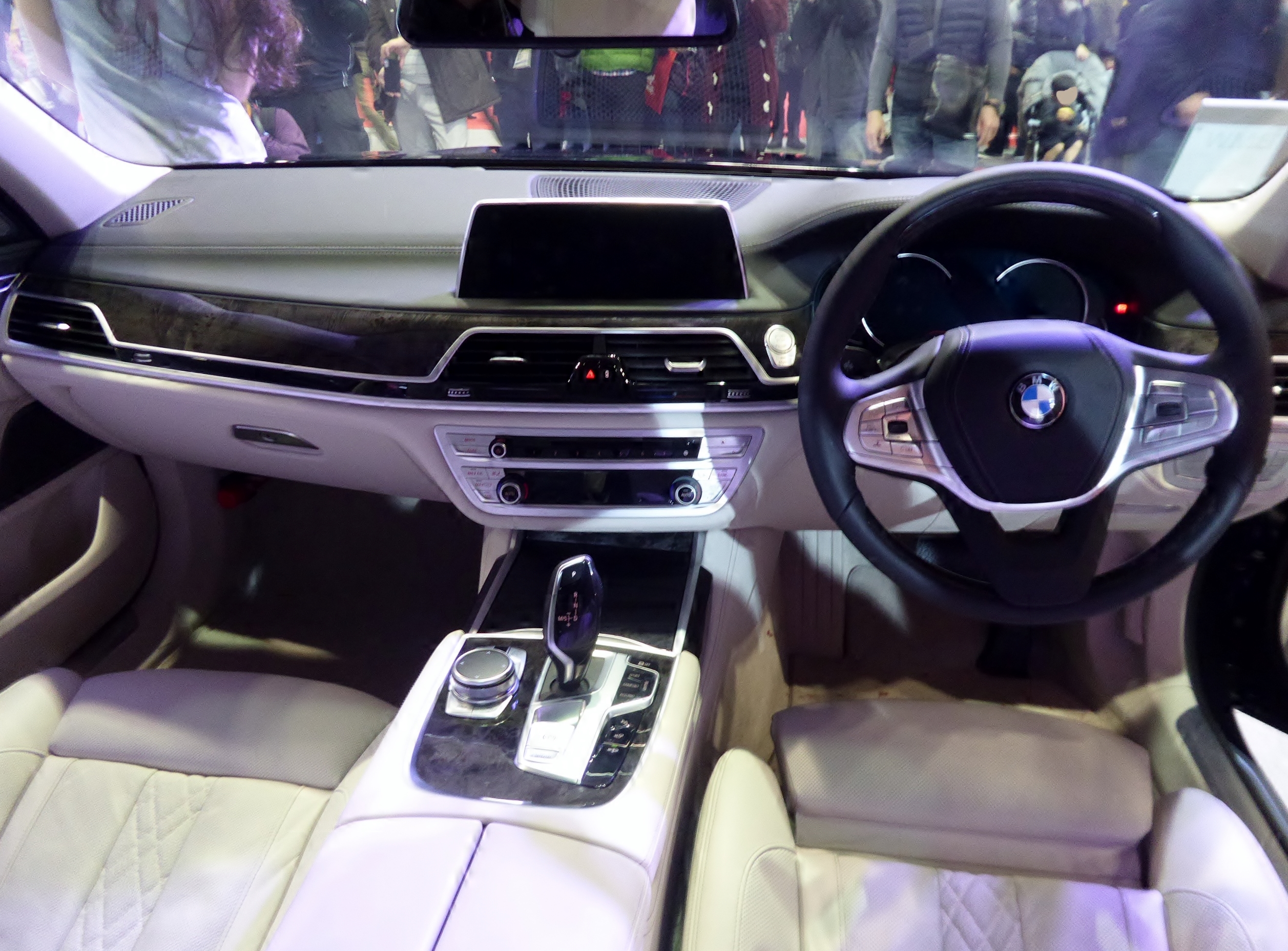 宝马7系发展史图片素材,宝马7系历代车型一览表