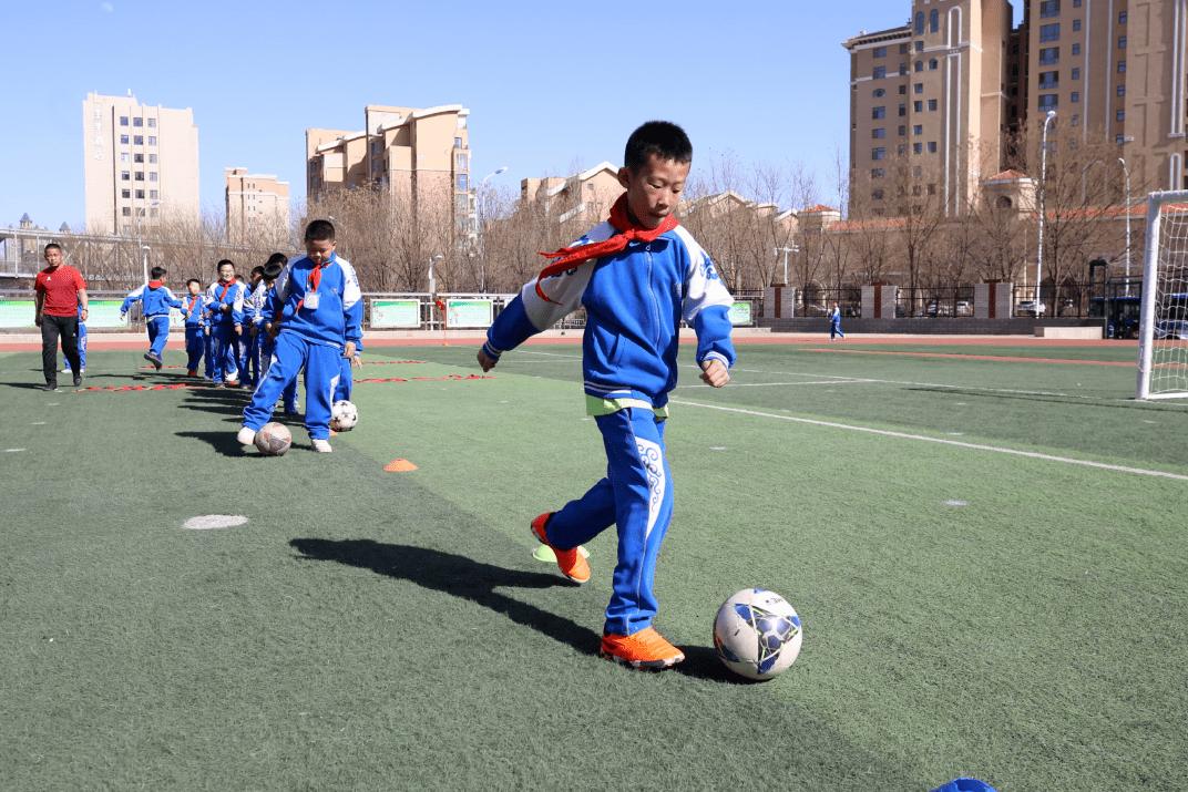 从小爱运动和不爱运动的孩子差别,从小爱运动的孩子是不是更好看